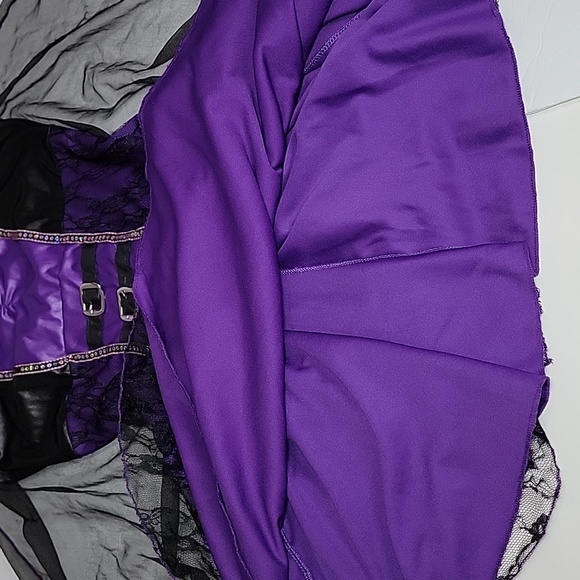 Wicked Beauty Teen Halloween Costume/Check measure. size tag was cut off. - Picture 7 of 13
